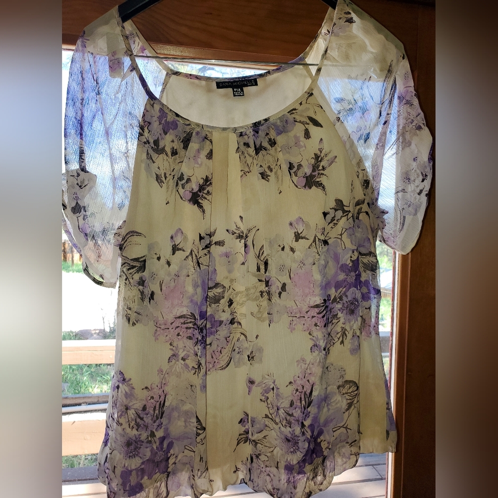 Sara Michelle Petite XL light weight summer top with sheer sleeves